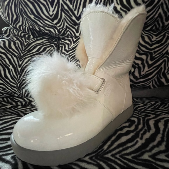 NWTinB UGG ISLEY WATERPROOF BOOTS WHITE SZ 9.5 RARE - Picture 3 of 12